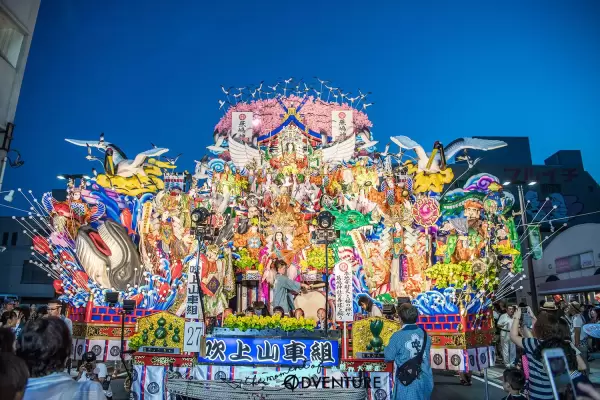 八戶三社大祭 - 巨大山車遊行 八戶三社大祭 - 巨大山車遊行