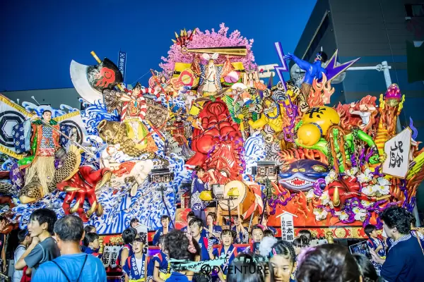八戶三社大祭 - 巨大山車遊行 八戶三社大祭 - 巨大山車遊行