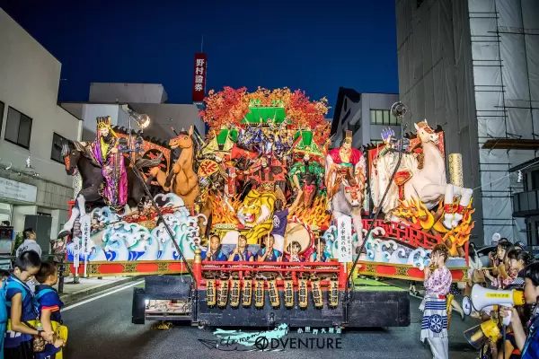 八戶三社大祭 - 巨大山車遊行 八戶三社大祭 - 巨大山車遊行
