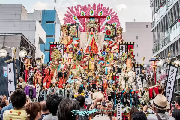 八戶三社大祭 - 巨大山車遊行 八戶三社大祭 - 巨大山車遊行