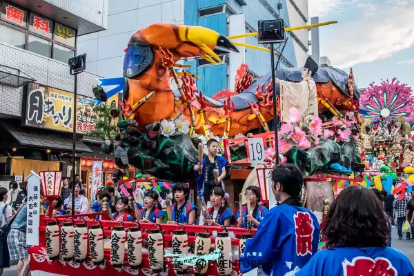八戶三社大祭 - 巨大山車遊行 八戶三社大祭 - 巨大山車遊行