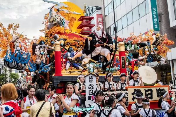 八戶三社大祭 - 巨大山車遊行 八戶三社大祭 - 巨大山車遊行