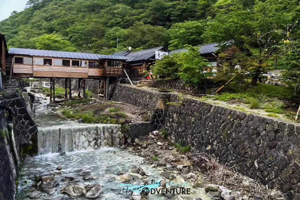 那須温泉 鹿の湯l千三百年続く静寂と癒しの湯